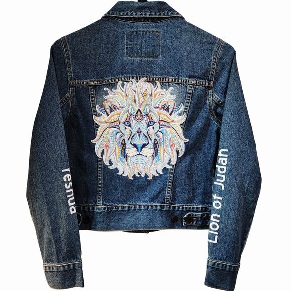 Yeshua The Lion of Judah Custom Upcycled Jean Jacket, Women's S - Picture 1 of 4